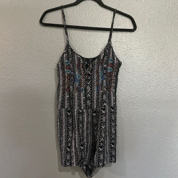 Forever 21 Aztec Tribal Print Embroidered Romper S NWT - Picture 1 of 5